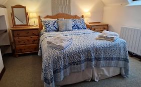 Hayloft Cottage - Dog Friendly With Private Garden